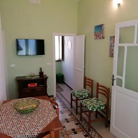 Casa Vacanza Za' Giuvannina Ferienhaus